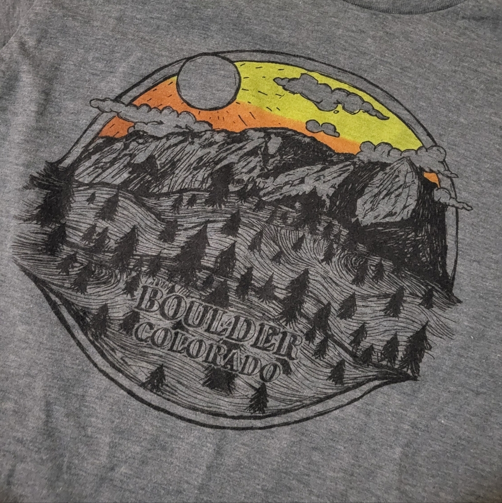 Gray Boulder Colorado Graphic T-Shirt